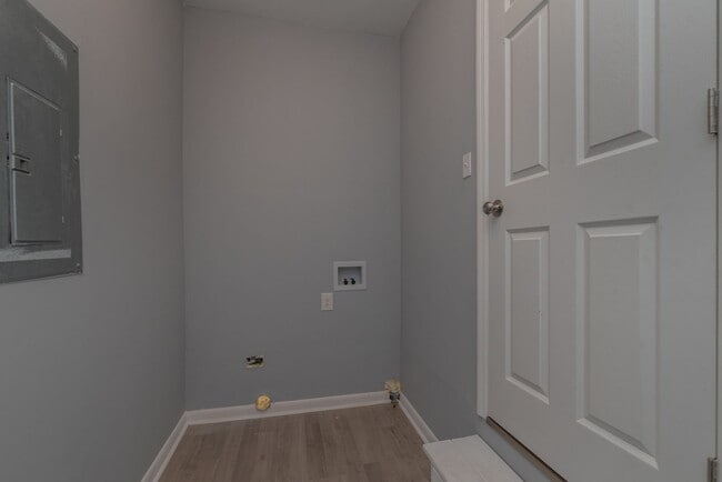 Building Photo - Updated 3 bed/2 bath home for lease in Old...