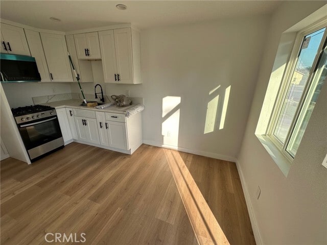 Building Photo - 301 N Soldano Ave