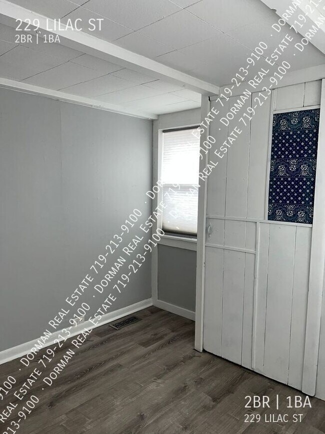 Building Photo - 229 Lilac St
