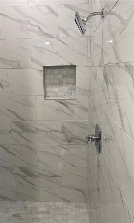 Building Photo - 305 Hall St