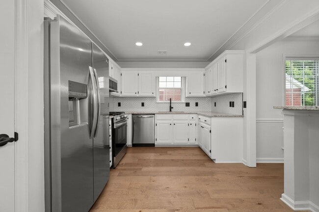 Building Photo - Black Fox Crossing Townhome