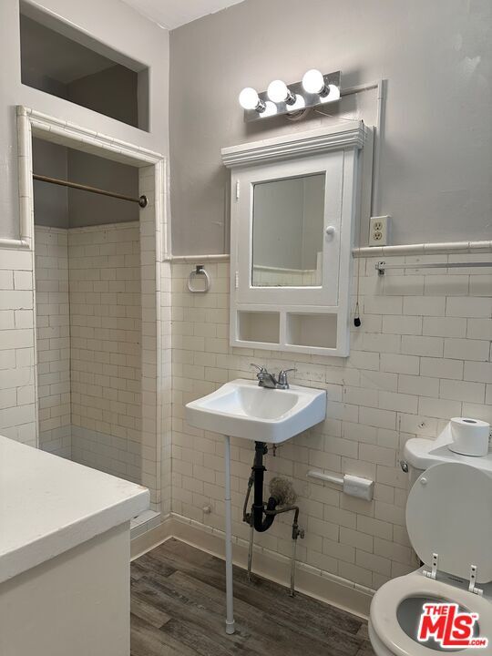 Building Photo - 1025 Locust Ave