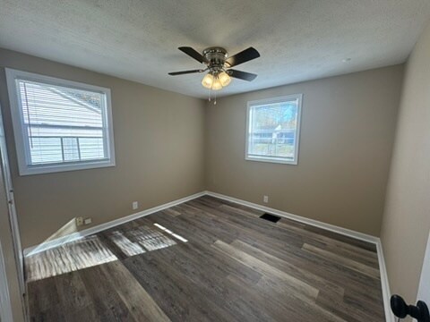 Building Photo - 907 Dover Dr