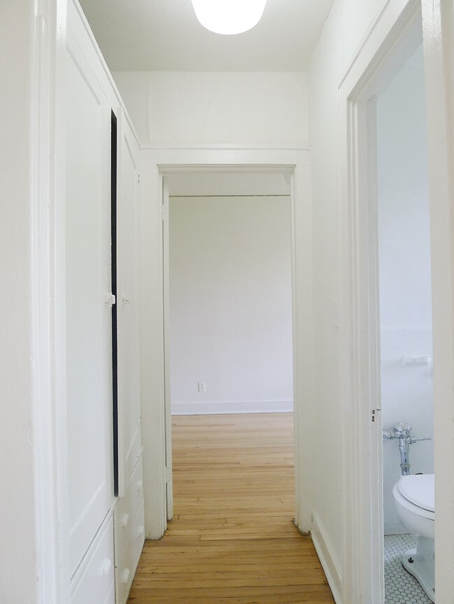 Building Photo - 1780 Van Dyke St