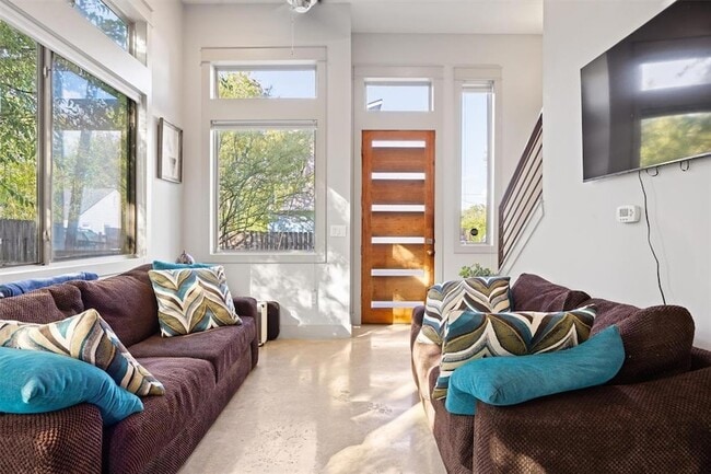 Building Photo - 5007 Delores Ave