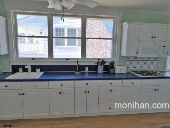 Building Photo - 875 Stenton Pl