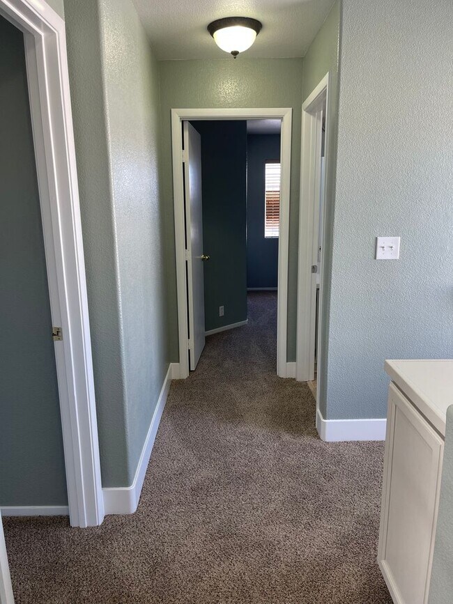 Building Photo - 5848 Red Dawn St