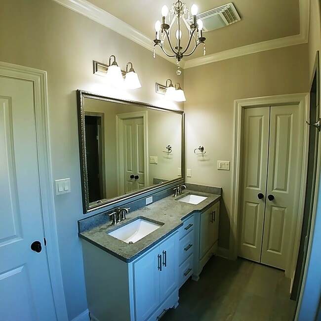 Building Photo - 104 Perfect Pl