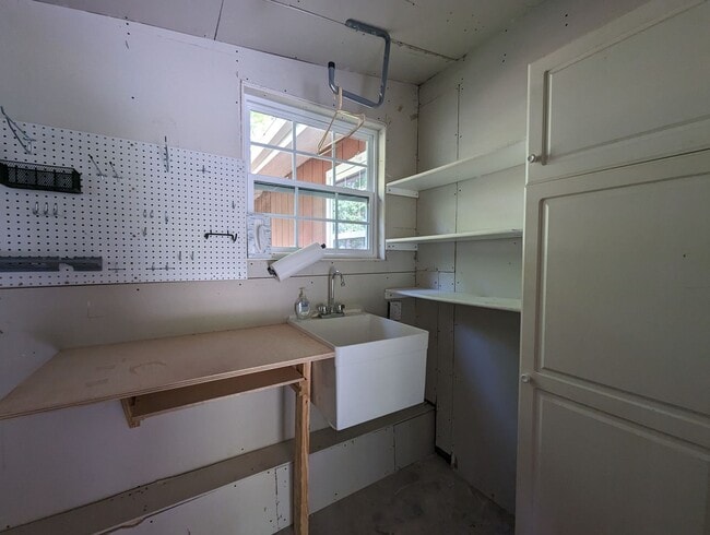 Building Photo - 3 Bedroom/2 Bathroom House in Batesville