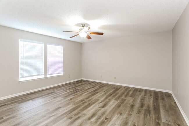 Building Photo - 10743 Timothy Ln