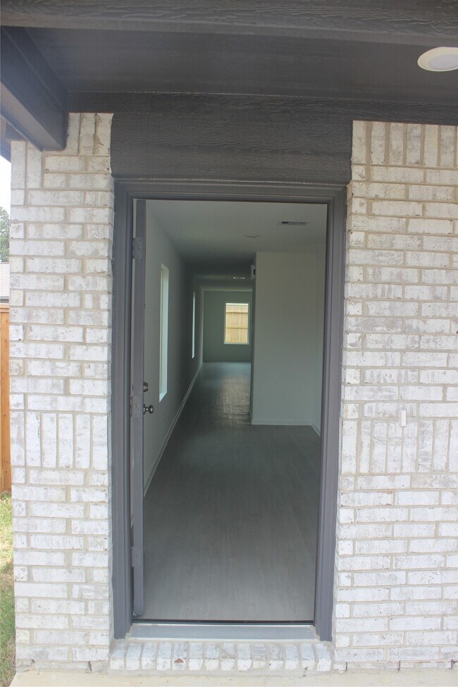 Building Photo - 3128 Twisted Myrtle Dr