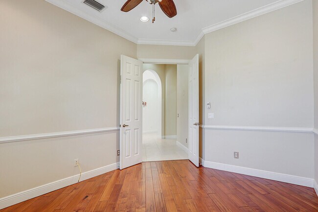 Building Photo - 9400 Briarcliff Trace