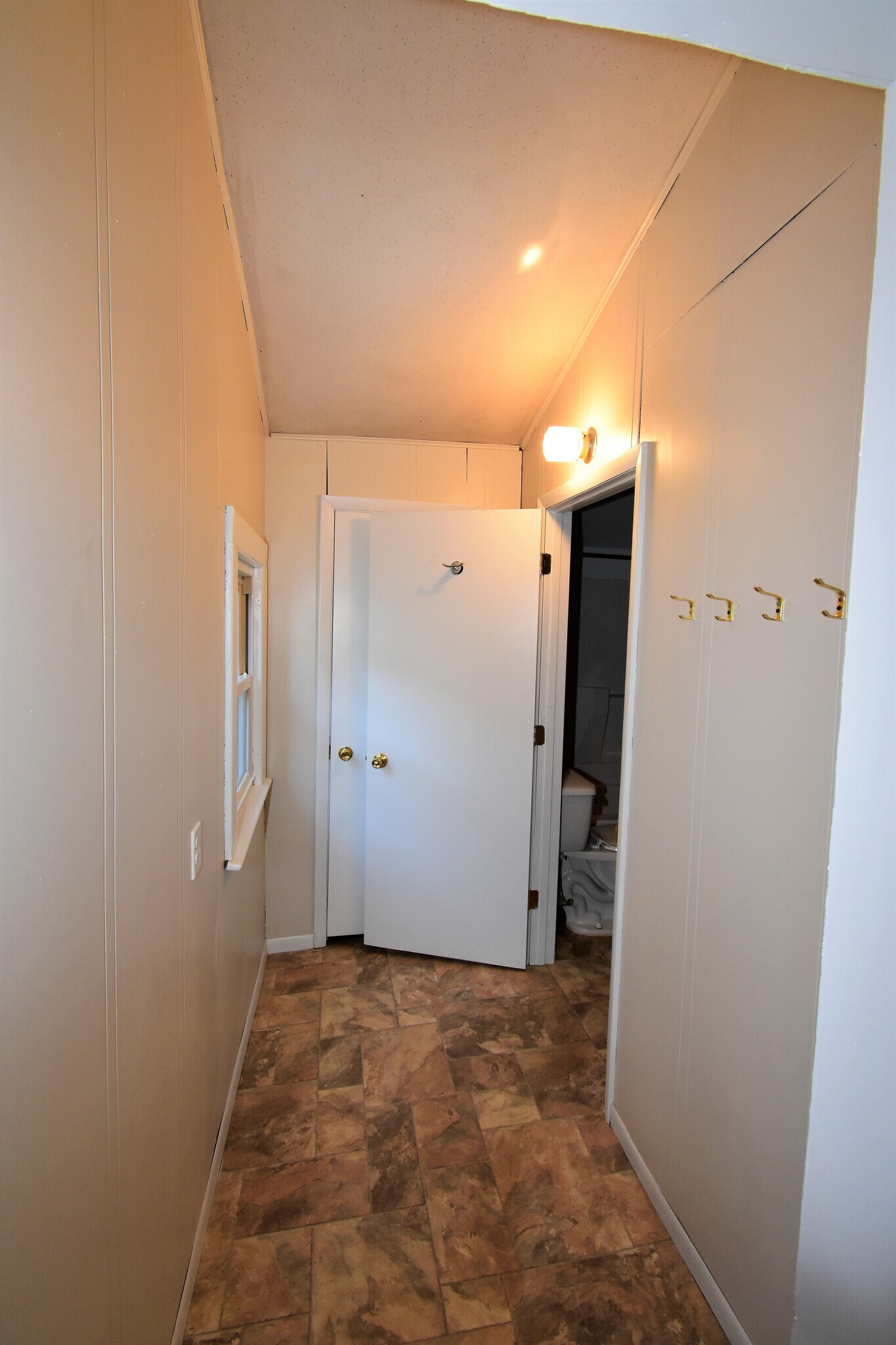 Building Photo - 1211 Summit St