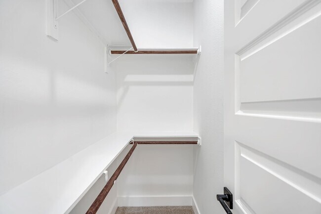 Building Photo - 5642 Hirondel St