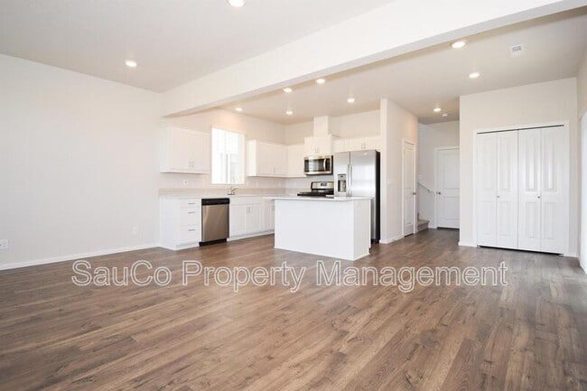 Building Photo - 2269 Livesay Ln