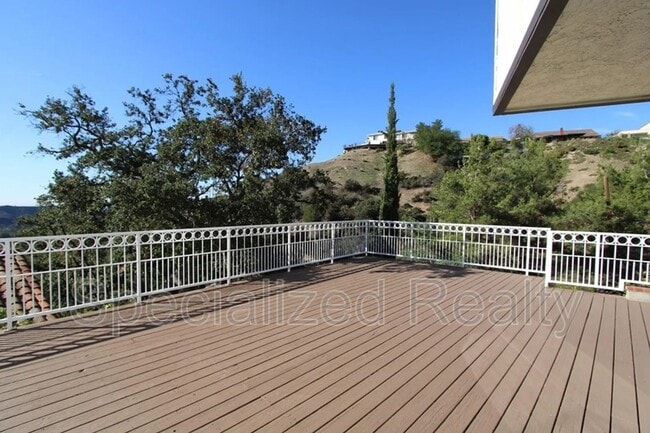 Building Photo - 3694 Berwick Dr