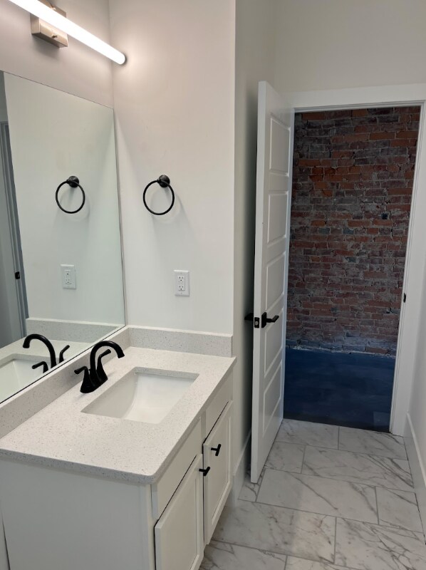 Building Photo - 145-151 E Main St