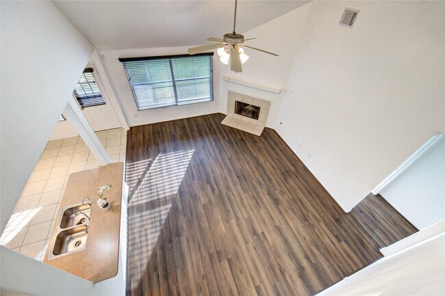 Building Photo - 5010 Moss Garden Ln