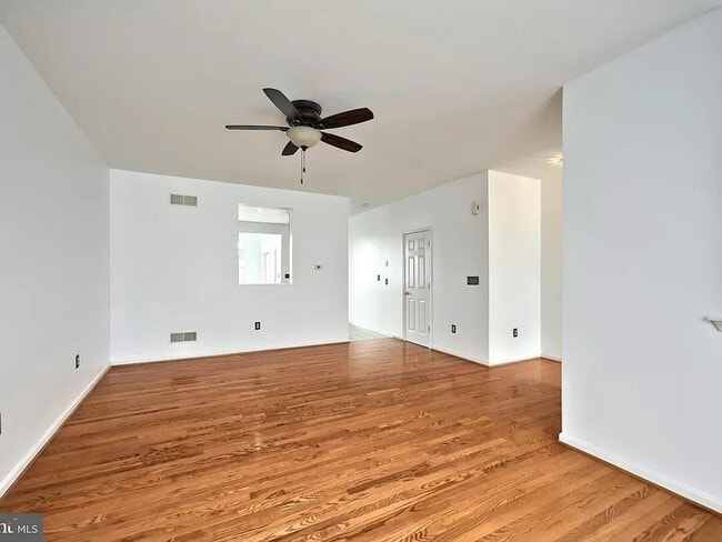 Building Photo - 1193 Ledge Dr