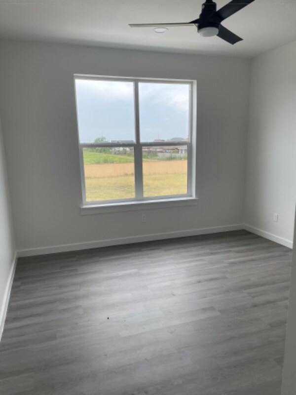 Building Photo - 5304 N Crown Point