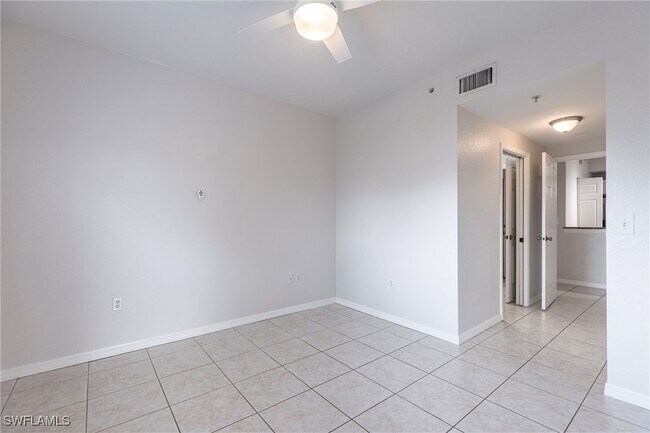 Building Photo - 6490 Aragon Way