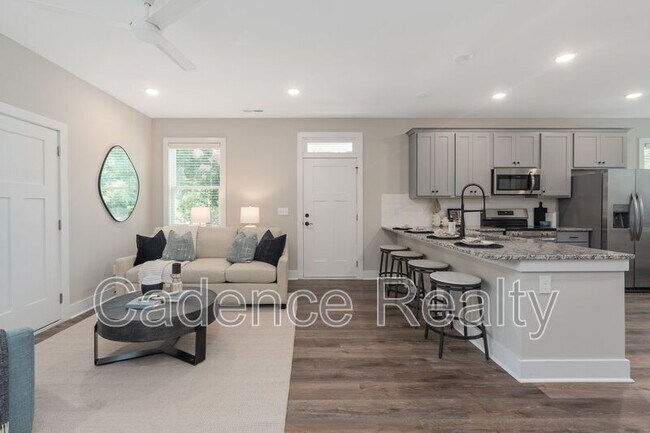 Building Photo - 1709 Perimeter Lp