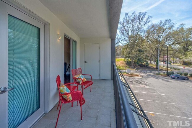 Building Photo - 1000 Brookside Dr