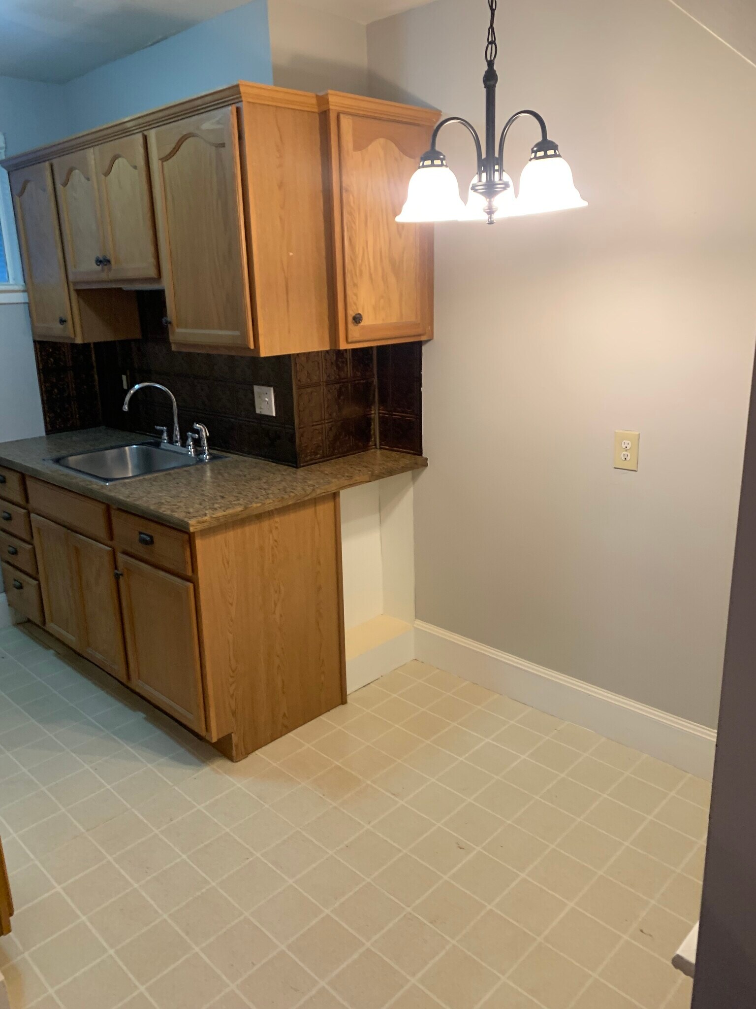 Building Photo - 85 Central St