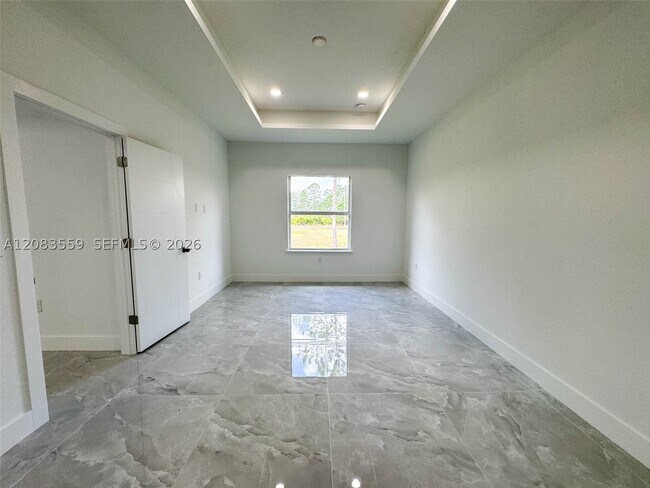 Building Photo - 852 Belden Ave