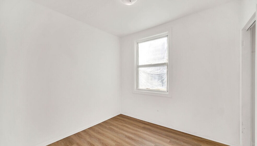 Building Photo - 2258 N Central Ave