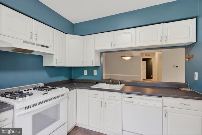 Building Photo - 3302B Ramsbury Ct