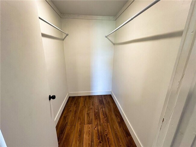 Building Photo - 3714 E Heritage Pkwy