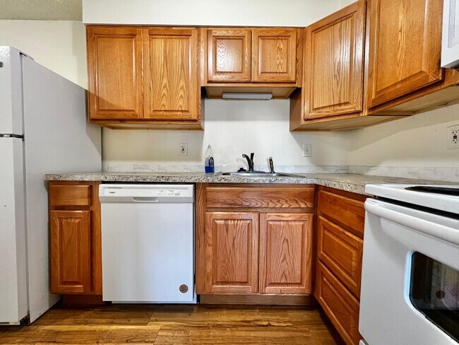 Building Photo - Dartmouth129 (KC-AM)