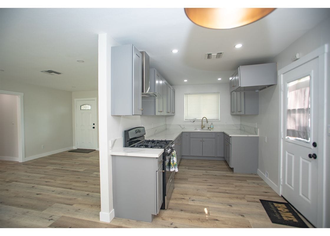 Building Photo - 496 W 48th St