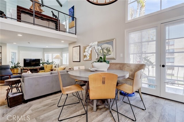 Building Photo - 425 S Catalina Ave