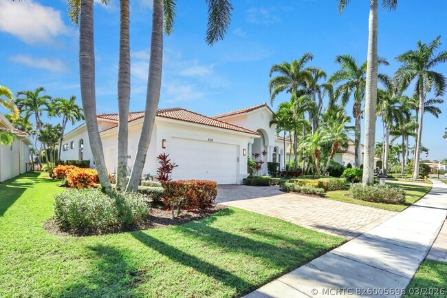 Building Photo - 528 Les Jardin Dr