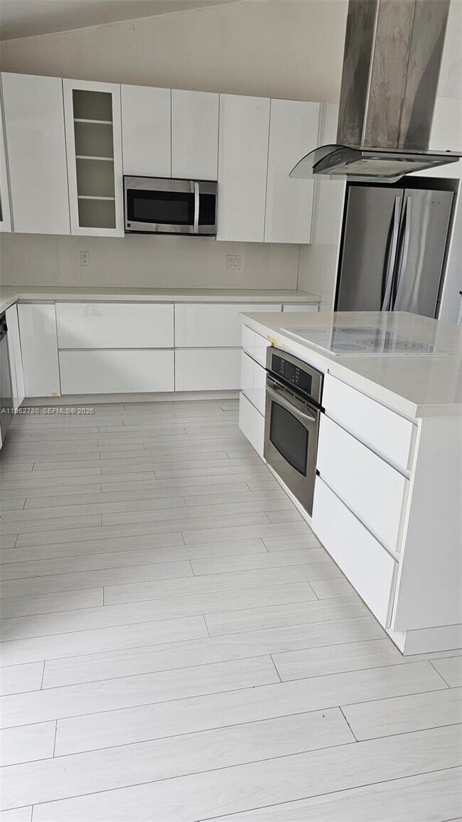 Building Photo - 17230 SW 93rd Ave