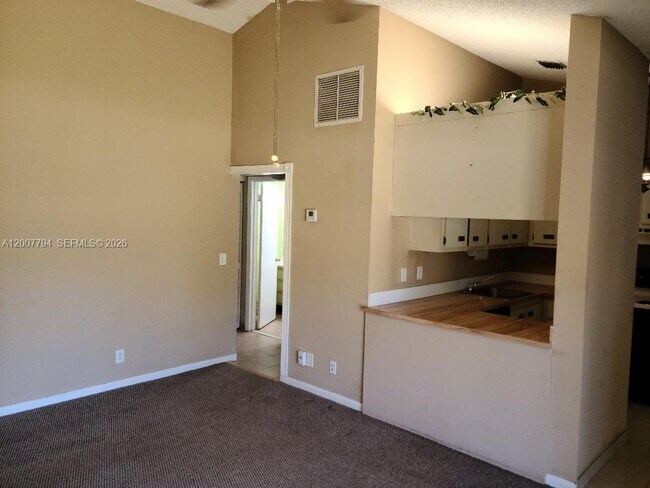 Building Photo - 1954 Windsor Dr