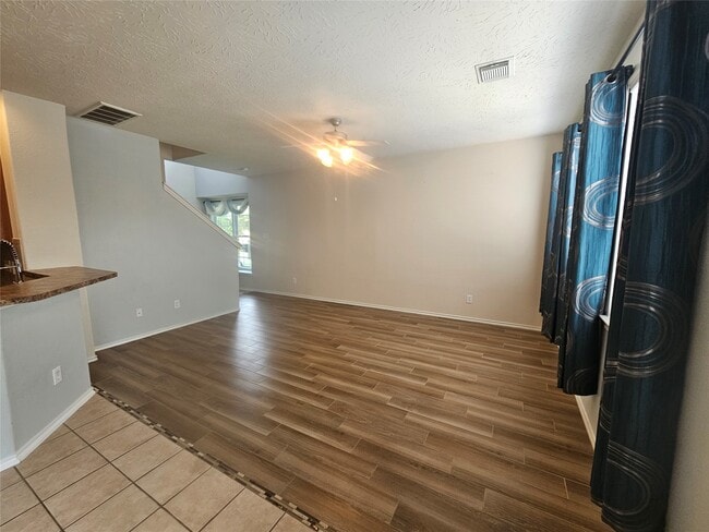 Building Photo - 3219 Victorian Manor Ln