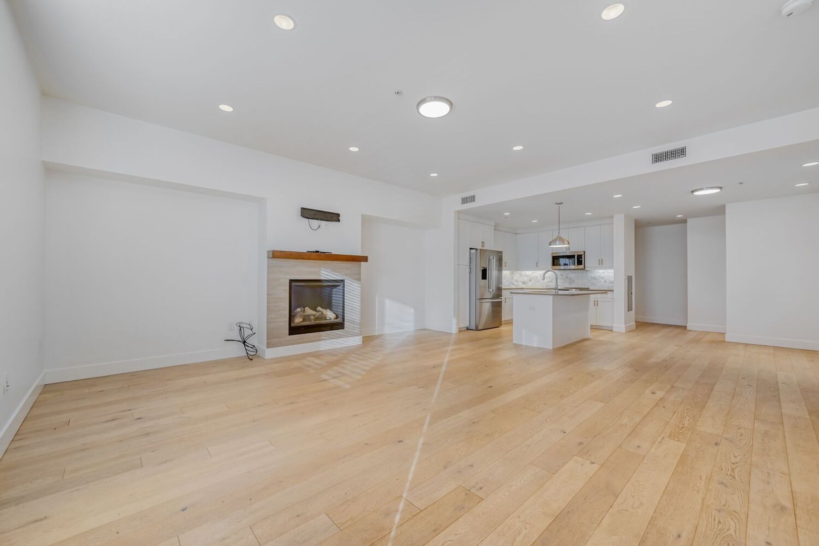 Building Photo - 3301 Arapahoe Ave