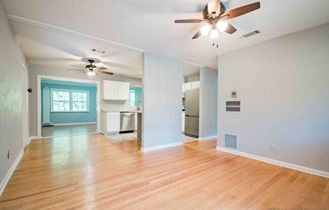 Building Photo - Fabulous home near the fairgrounds-$500 off 1st months rent!