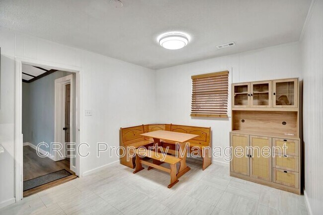 Building Photo - 122 Longleaf Dr