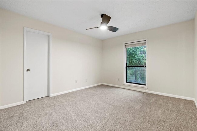 Building Photo - 5137 Roswell Rd NE