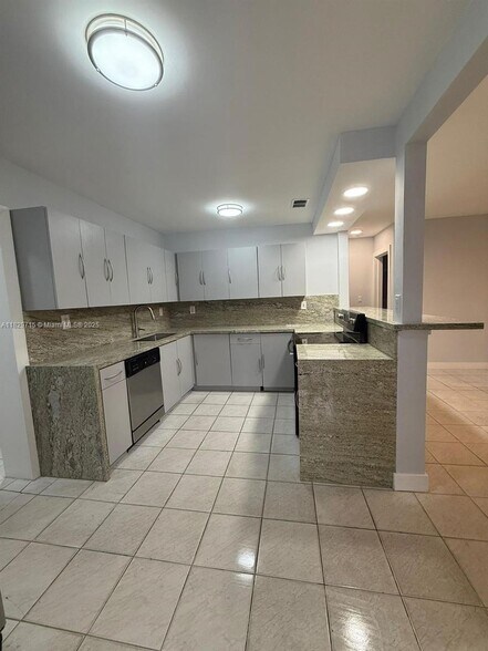 Primary Photo - 1413 NW 11th St