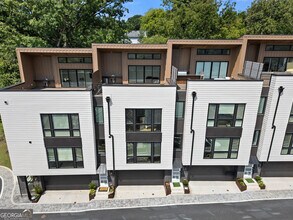 Building Photo - 1631 Overlook Wy NW