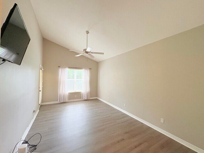 Building Photo - 9865 Perfect Dr