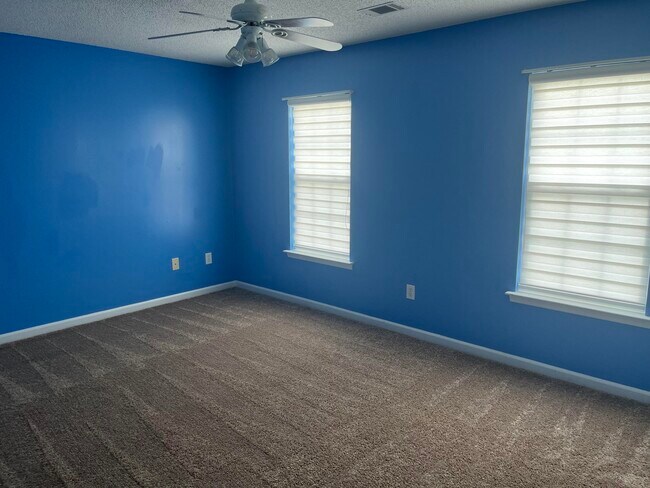 Building Photo - 4010 Nantucket Cir