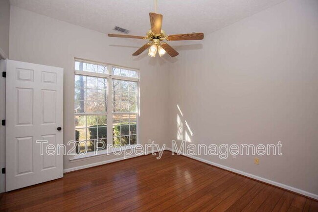 Building Photo - 177 Richardson Rd