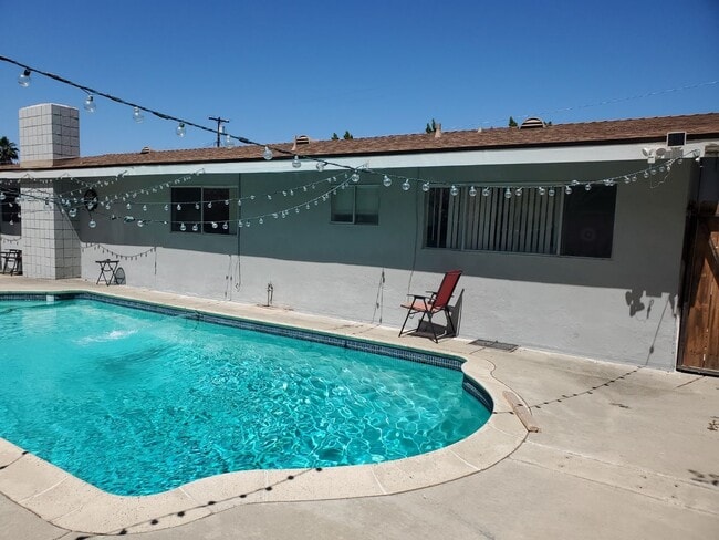 Building Photo - Single-story home with a private pool in the SDSU.