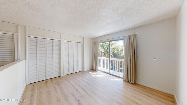 Building Photo - 222 7th St